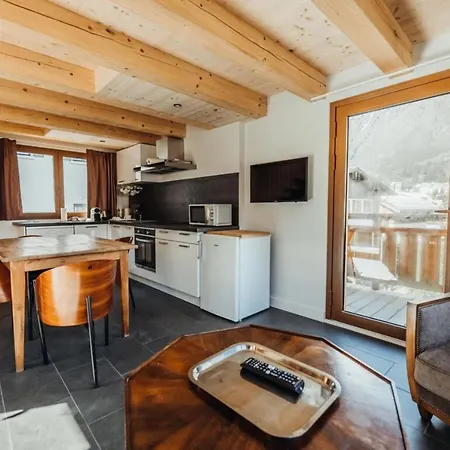 Chalet With Mountain View And 2 Min Walk From The City Center Chalet *