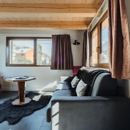 Chalet With Mountain View And 2 Min Walk From The City Center Chamonix