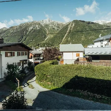 Chalet With Mountain View And 2 Min Walk From The City Center Chalet Chamonix